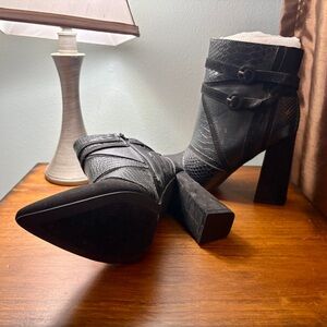 JustFab Black Textured Heeled Boots